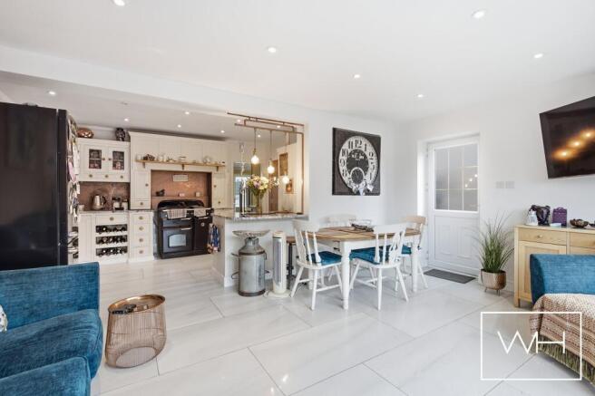 3 bed House for sale Image 10