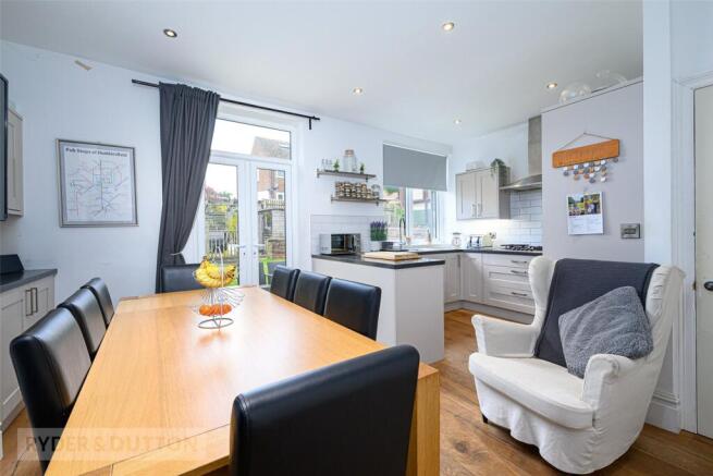 4 bed Terraced for sale Image 5