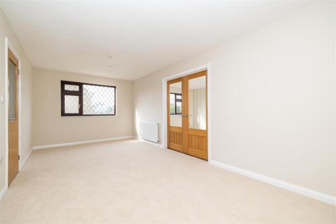 3 bed Detached Bungalow for sale Image 5