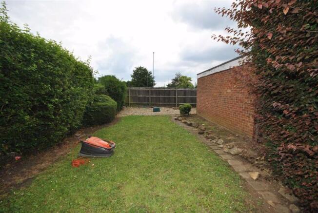 FRONT GARDEN