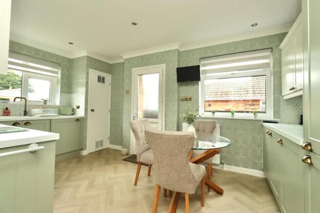 2 bed Detached Bungalow for sale Image 7
