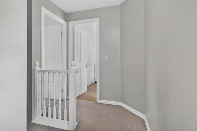 3 bed Semi-Detached for sale Image 10