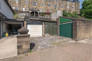 94, Rochdale Road, Halifax HX2 7HB