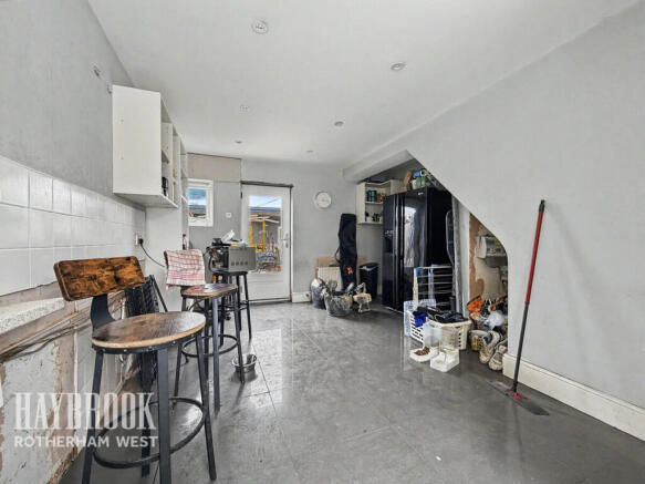 3 bed Terraced for sale Image 4