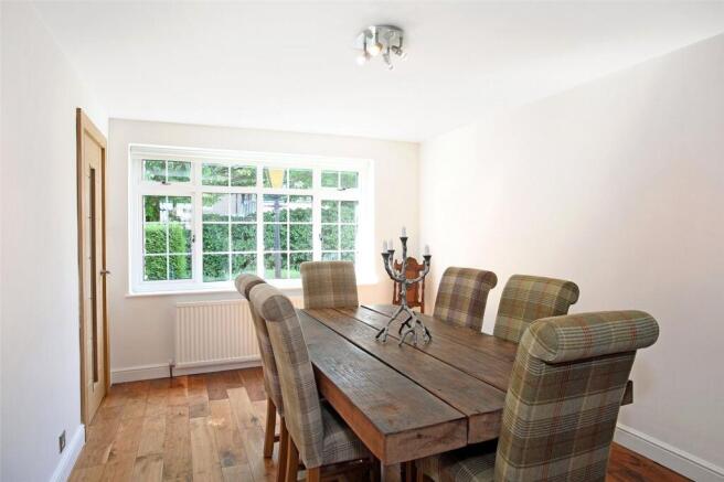 4 bed Detached for sale Image 9