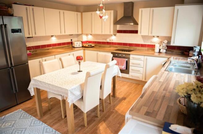 Kitchen3.jpg