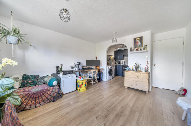 1349600-18-68bee2...