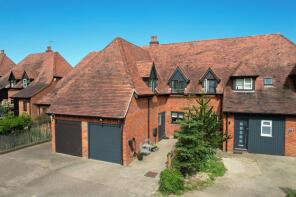 5, Eynsham Court, Woolstone, Milton Keynes MK15 0BY