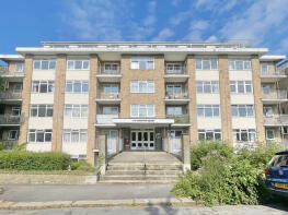 Flat 27, Coniston Court, Holland Road, Hove BN3 1JU