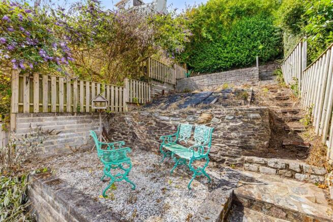 A06 - 15 Ford Valley, Dartmouth - 250722.jpg