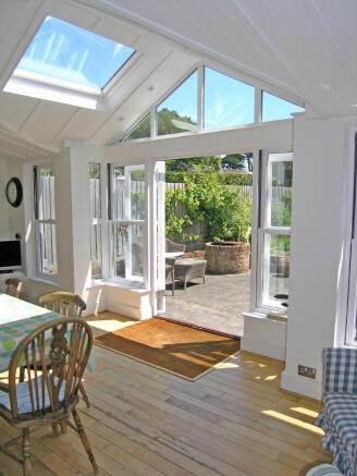 Dining area vaulted ceiling