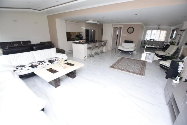 Open plan lounge din