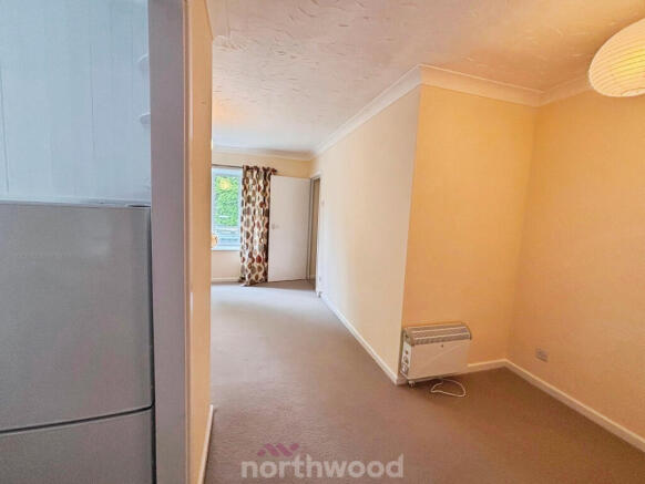 2 bed Flat for sale Image 8