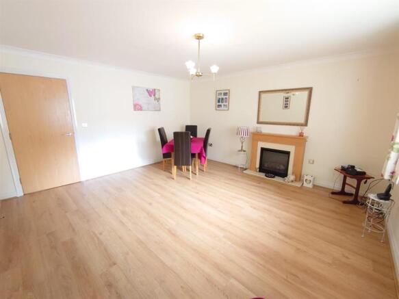 Lounge B