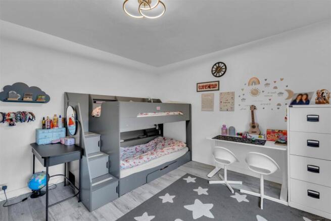 3 bed Semi-Detached for sale Image 12