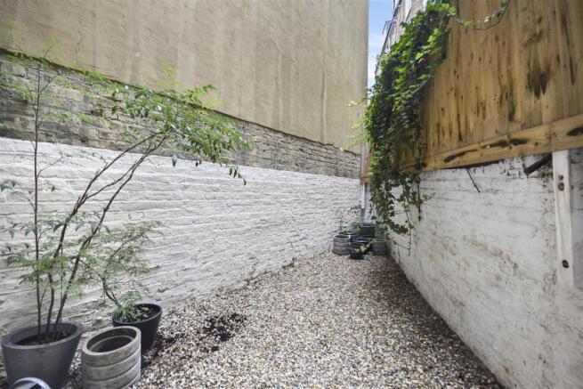 FB - Crofton Lodge - Garden1 (1).JPG