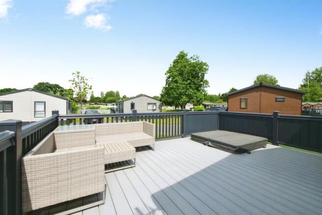 2 bed Lodge for sale Image 8