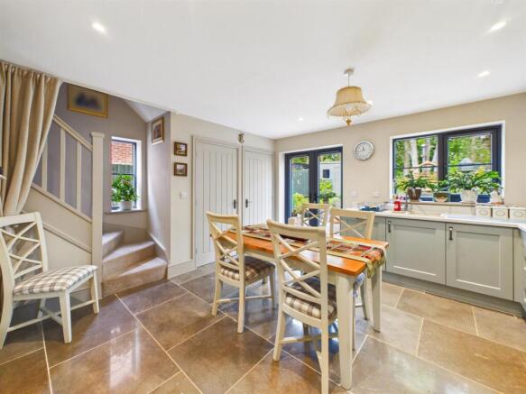 26 Park Crescent, Park Hall, Oswestry photo 4