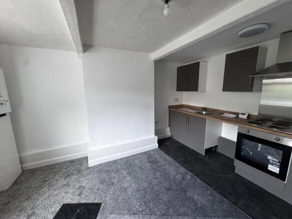 1 bed Terraced to rent Image 8
