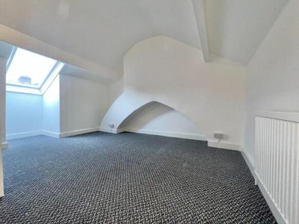 3 bed Terraced to rent Image 12
