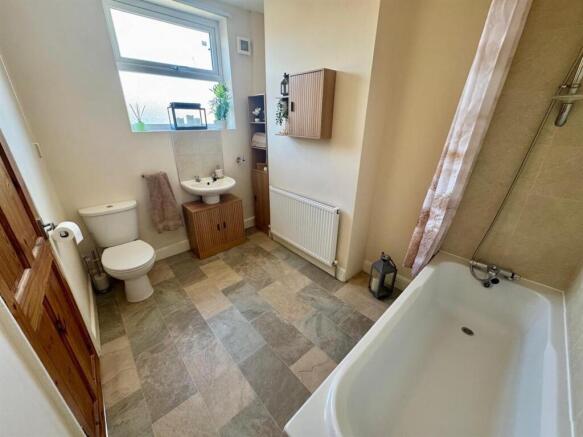 3 bed Terraced for sale Image 10