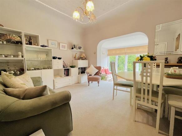 Dining Room/Bedroom 2
