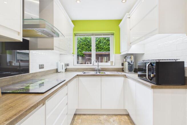 2 bed Terraced for sale Image 6