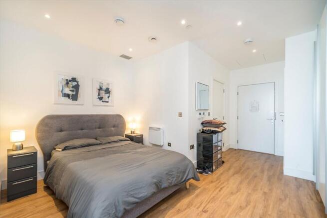 West Gate, Ealing photo 4