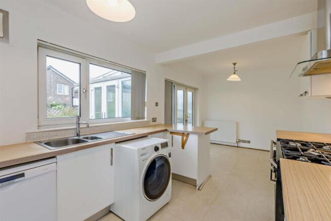 3 bed Semi-Detached Bungalow for sale Image 5