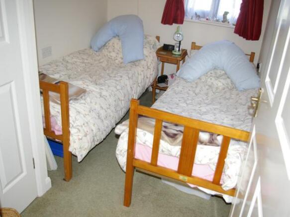 BEDROOM 2