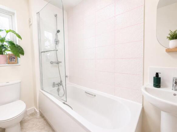 3 bed Semi-Detached for sale Image 9