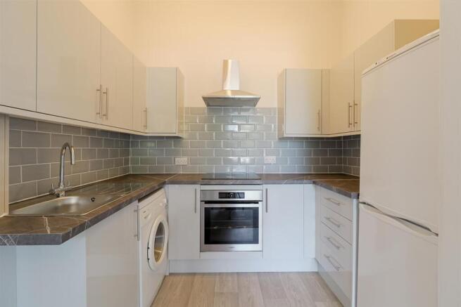 1-bedroom-flat-leckhampton-kitchen.jpg