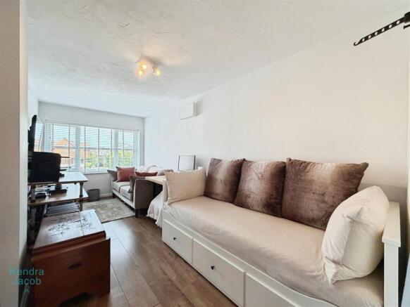 3 bed Detached for sale Image 9