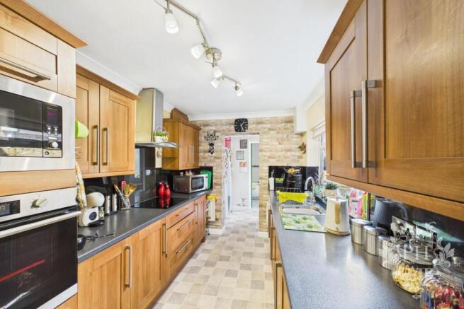 3 bed Terraced for sale Image 6