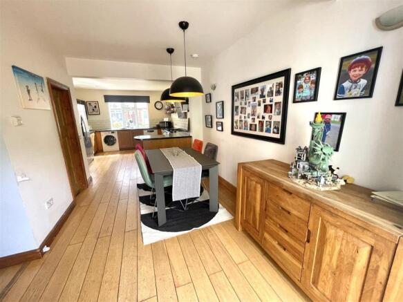 OPEN PLAN KITCHEN / DINER