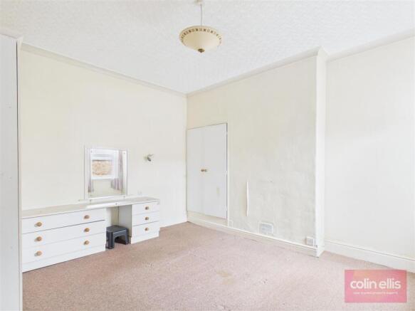 4 bed Semi-Detached for sale Image 9