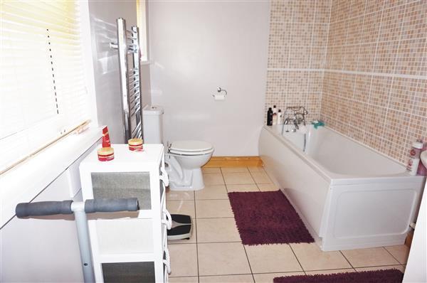 BATHROOM :