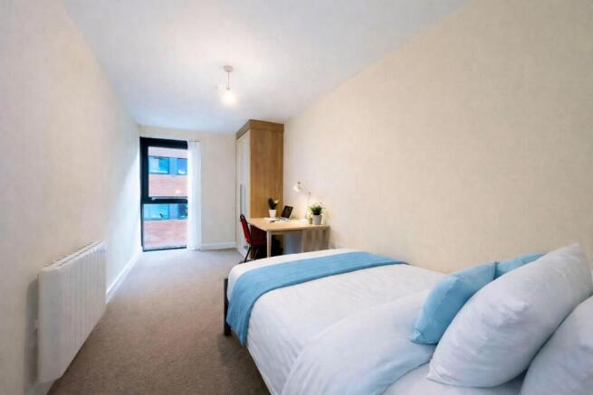 3 bed Apartment to rent Image 9
