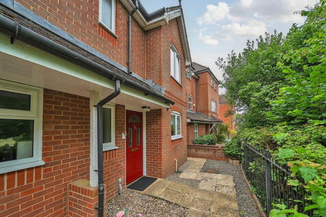 Britannia Drive, Beggarwood, Basingstoke, RG22 4FN