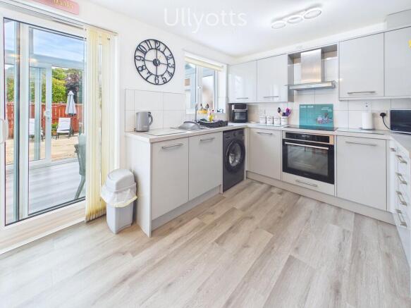 3 bed Semi-Detached for sale Image 6