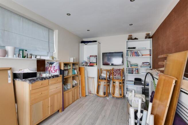 4 bed Detached for sale Image 11