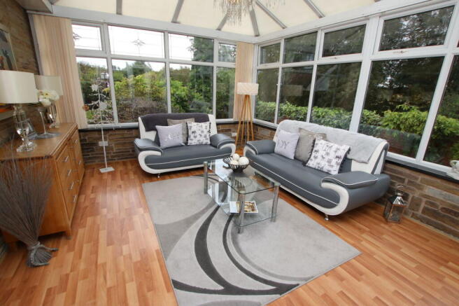 4 bed Detached Bungalow for sale Image 11