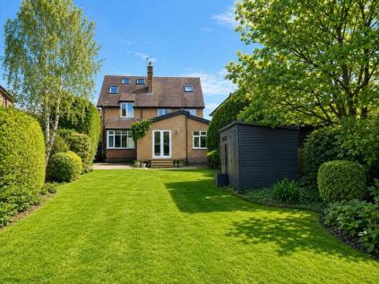 Denbury Avenue, Stockton Heath, WA4