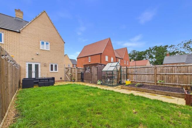 Hamilton Drive, Towcester, NN12 photo 2