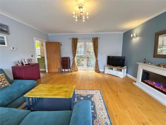 4 bed Detached for sale Image 6