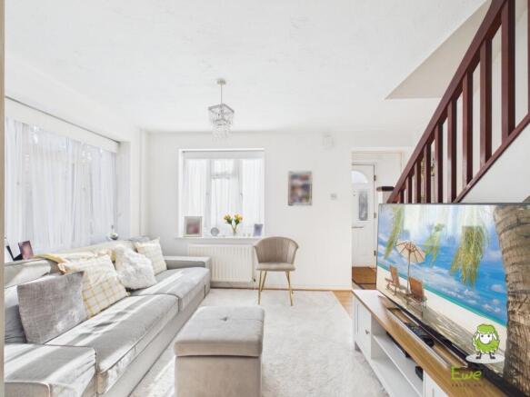 EweMove Estate Agents Basingstoke - Long Copse Cha