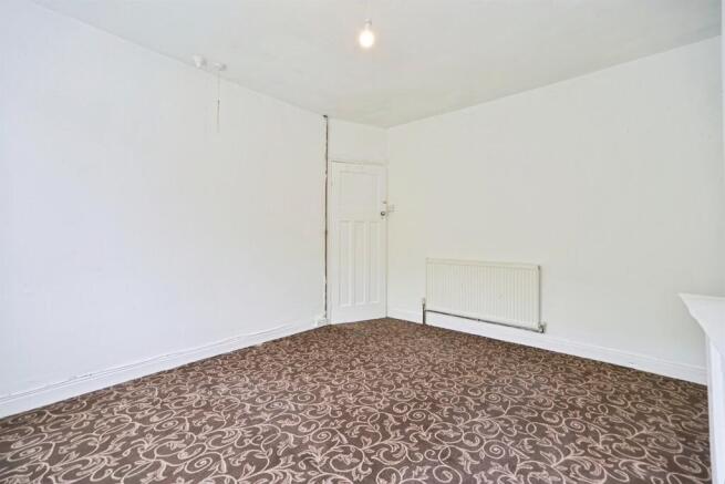 3 bed Semi-Detached for sale Image 9