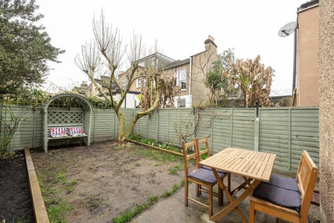 Cann Hall Road, E11
