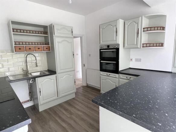 Kitchen: