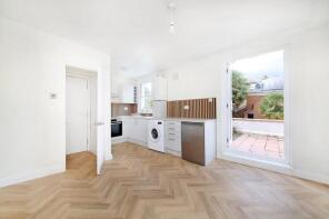 7, Lavender Gardens, London SW11 1DH